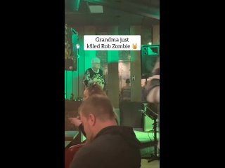 Бабуля исполняет Rob Zombie