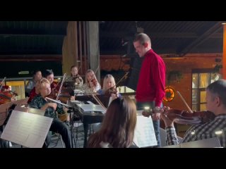 Омский камерный оркестр поздравляет дирижера Григория Вевера