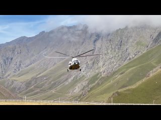 Пилоты Южного авиационно-спасательного центра отрабатывают навыки в горах и на воде