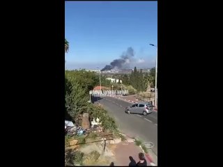 ️Сильный дым поднимается над местом ракетной атаки ХАМАС в Цфате