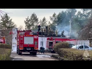 🚒В Луганске ликвидировали пожар на крыше ресторана.