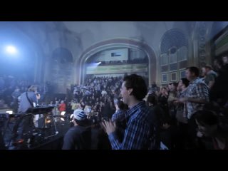 Kaskade feat Late Night Alumni - 4 AM ( Live From The Great Hall)