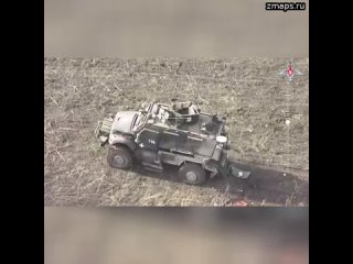 ️Российские операторы FPV-дронов уничтожают бронетехнику ВСУ в районе Белогоровки.  Под удары попада