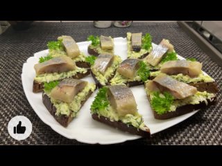 Закуска из сельди, быстро и вкусно. Вкусные бутерброды. Herring appetizer, fast and tasty .