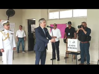 El presidente de Ecuador, Guillermo Lasso, ejerci su derecho al voto en Guayaquil y hace un llamado a todos los ecuatorianos