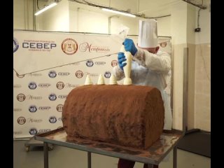 # В Питере сделали гигантское пирожное «Картошка» весом 123 килограмма!