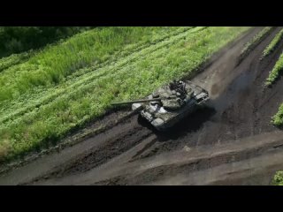 Кадры боевой работы танков группы войск “Запад“ на Купянском направлении.