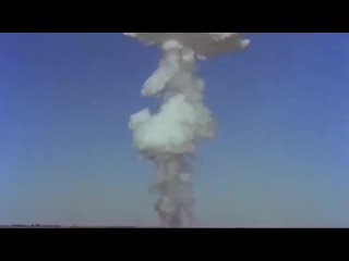 Атомные бомбардировки Хиросимы и Нагасаки 6 и 9 августа 1945 года. Мир по-американски. Документальный фильм (2015) (720p)