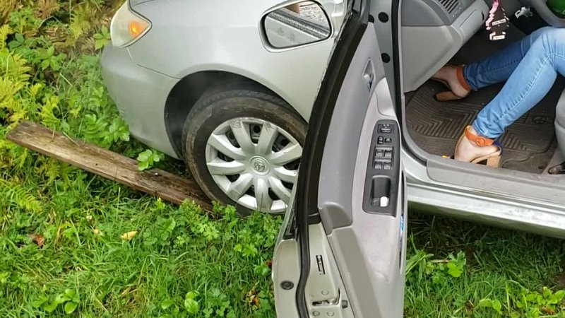 Car stuck gorgeous feet, with high heels