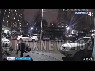 Уфимец едва не задушил собачьим поводком нетрезвого мужчинуВ Уфе на улице Авроры, 27/1 камера наружного наблюдения, установлен