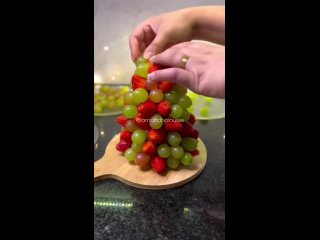 Идея для ёлочки из фруктов на праздничный стол