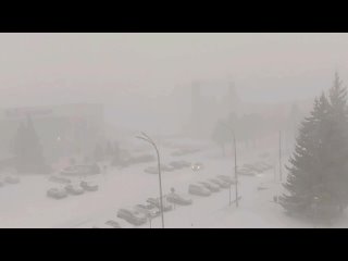 🤯Тем временем в Кемеровской области России. Мороз, снежная буря с грозой и молнией  ️ ️