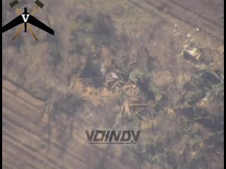 Аэроразведчик “Молот“ в тандеме с артиллерией 36 армии разваливает позиции противника в районе Урожайного.

@voin_dv

✅