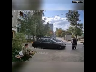 Мужчина в Казани продемонстрировал работу детям светошумовой гранаты и взорвал ее около подъезда   В