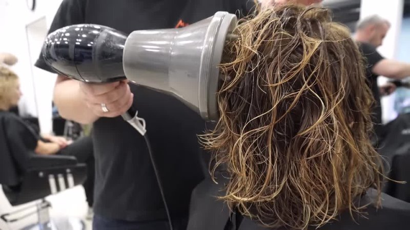Tarantula - SUPER HAIRCUT - SHORT BLONDE BOB CUT FOR CURLY HAIR