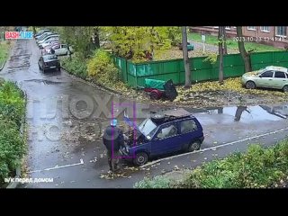 Мигрант напал на ребенка, забрал телефон и пытался убежать, но находившийся рядом дед сделал подсечку и задержал наглеца