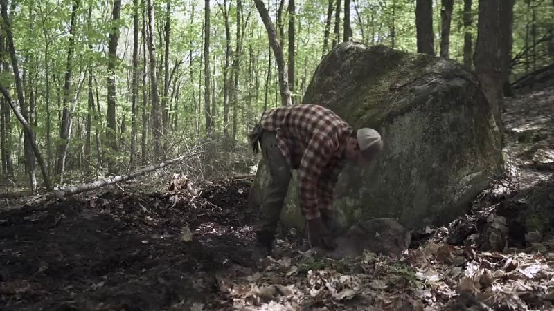 Camping in a Bear Den survival shelter with Fireplace inside Solo bushcraft camp