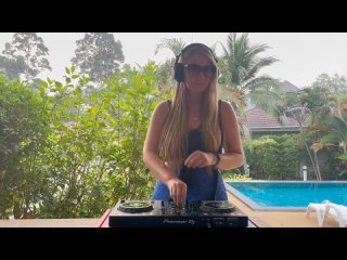 Adrienn Molnar / Tech- House Live Dj Set 002 ♫ [20/04/2023]