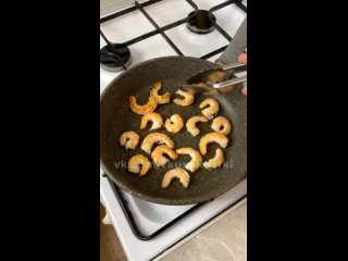 Готовим безумно вкусный салат с креветками!