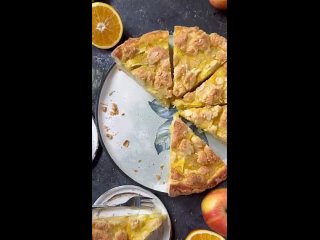Пирог с яблоками, лимонами и апельсином