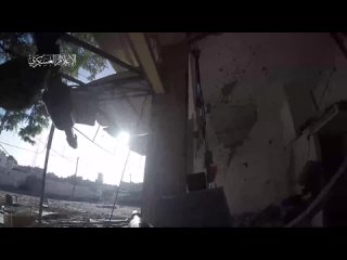 🇮🇱💥🇵🇸 | Свежие кадры действий боевиков «Катаиб Изз ад-Дин аль-Кассам» в городской застройке Бейт-Хануна