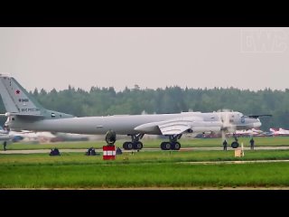 Отлёт Ревущего Медведя Ту-95МС__Форум Армия-2021 ()