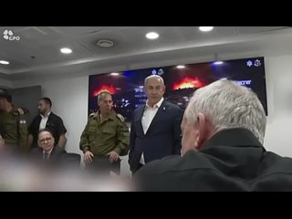 🇮🇱 Se publicaron imágenes desde el interior del gabinete de guerra israelí que muestran al primer ministro Netanyahu, al ex Mini