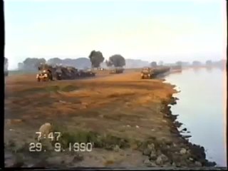 Наведения понтонной переправы. Последние учения полка перед выводом из ГДР. 1990 год, река Эльба.
