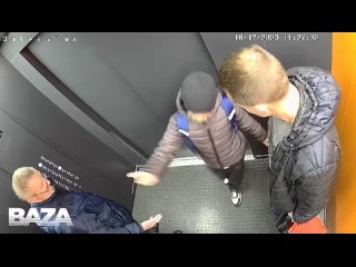 История про большие последствия маленького толчка. В Новороссийске мужчина оттолкнул мальчика-аутиста в лифте. Дома у ребёнка сл