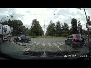 ДТП На пересечении  Апрельской и Полюстровского попало на видео