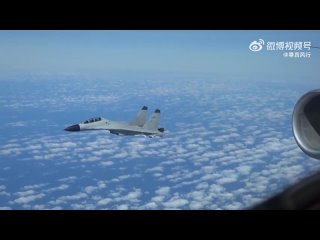 Американцы сделали видео из 15 эпизодов по перехвату истребителями ВВС НОАК американских разведывательных самолетов  у  воздушно