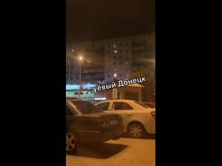 Прямо сейчас парень с девушкой устроили движ 18+ возле “?