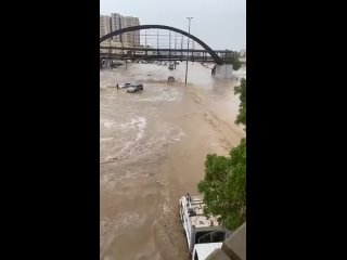 Дождевой паводок в городе Джидда, Саудовская Аравия. 15 ноября 2023 года.