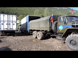 Российские миротворцы доставили жителям Карабаха 12 тонн гуманитарного груза