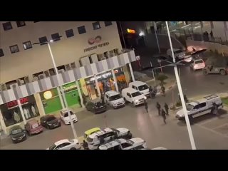 Штурм полицейского участка в Сдероте, кадры из соцсетей