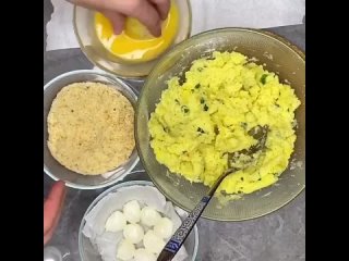 Ароматные, вкусные картофельные шарики с сырный начинкой