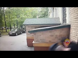 Полицией Москвы задержан угонщик, который, будучи в нетрезвом виде, совершил на чужой машине ДТП