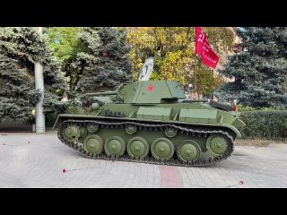 С особой гордостью и волнением сегодня встретили наш легендарный танк Т-70, который вернулся в Мелитополь после полной реставрац