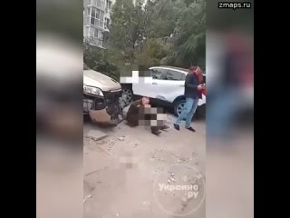 В Одессе “герои“ выглядят так.  Пьяный захыснык протаранил несколько припаркованных машин.От этой ар