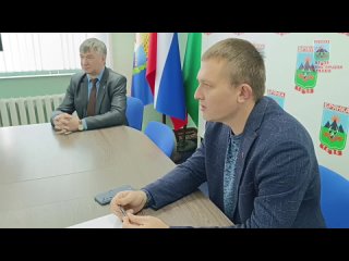 Встретился с представителями футбольного клуба ЦСКА“Брянка“ всех возрастов. Отрадно, что они активно принимают участие во множес