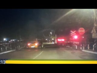 Такси протаранила отбойник перед жд-переездом в Чите