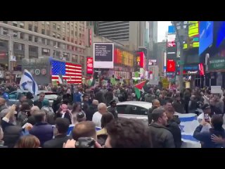 🇺🇸 Clash de militants à Time Square à New York