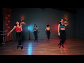 Бачата леди стайл с нуля с Алисой Поповой в школе DANCE MAX