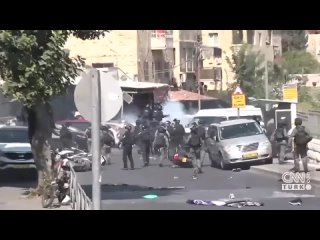 🇮🇱В Иерусалиме израильские полицейские совершили нападение на мусульман, совершавших пятничный намаз (молитва) возле мечети Аль-