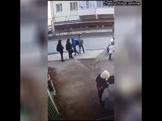 В Якутске мужчина напал на  10-летнего мальчика, вступившись за сына  Остановить расправу над юным п