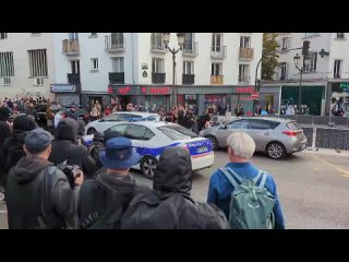 Париж, Франция.  В столице и других городах начался “Марш 23 сентября“ против полицейского насилия