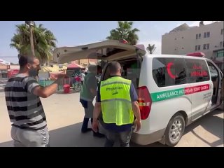 Врачи продолжают спасать людей в Газе