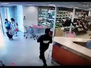 How to knock out a shoplifter