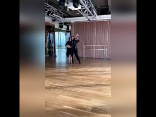 Катeрина Шпица танцует