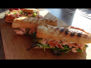 Сэндвичи с лососем на гриле (рецепт на угольном гриле)